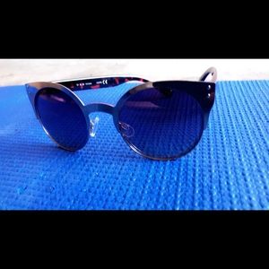 Classy Cat Eyed Shades